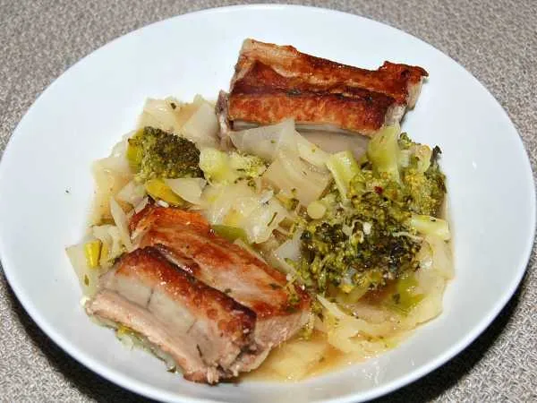 Фото блюда: Свиные ребрышки, тушеные с капустой