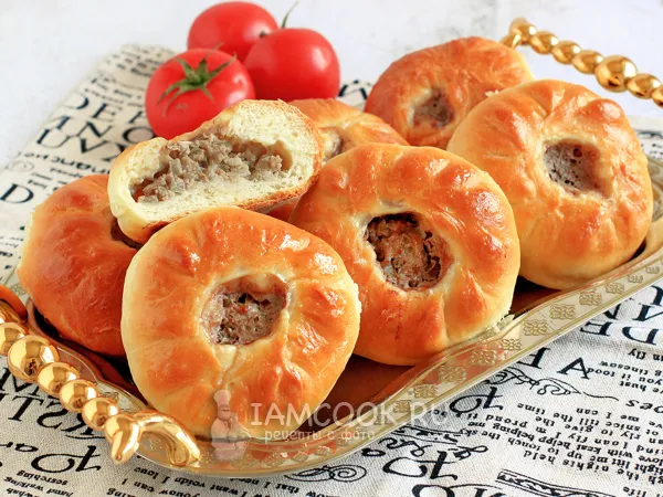 Фото готового блюда: Беляши из дрожжевого теста в духовке