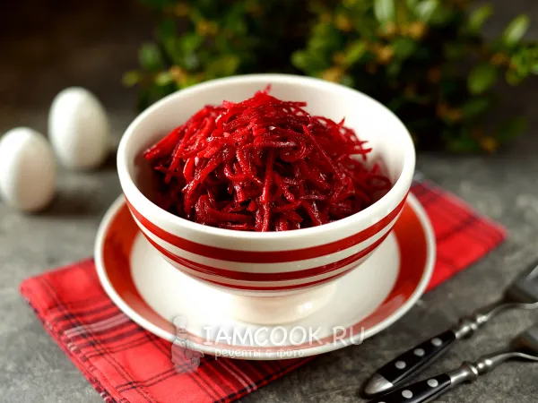 Фото блюда: Салат из сырой свеклы по-корейски