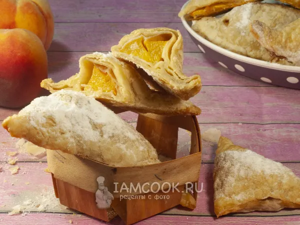 Фото готового блюда: Слойки с персиком