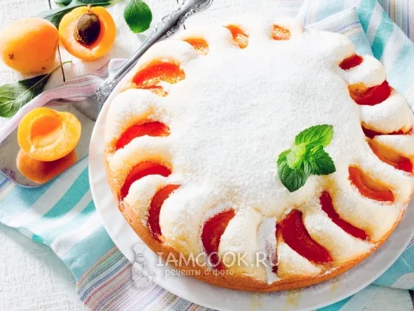 Фото готового блюда: Пирог с абрикосами в мультиварке