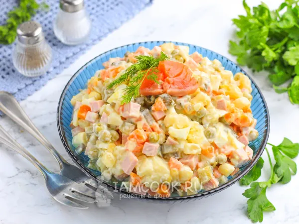 Фото блюда: Оливье с копченой семгой