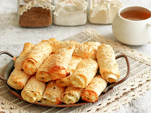 Фото готового блюда: Трубочки из лаваша с творогом и сыром