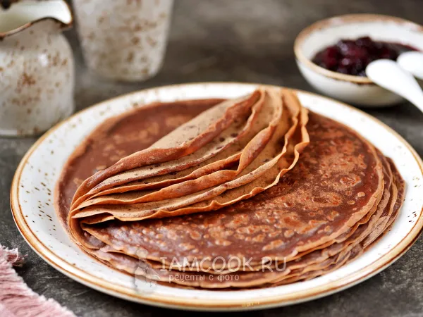 Фото готового блюда: Шоколадные блины на кефире