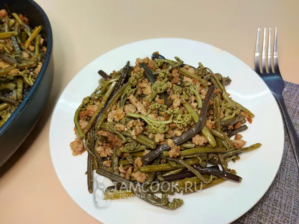 Фото блюда: Жареный папоротник с фаршем