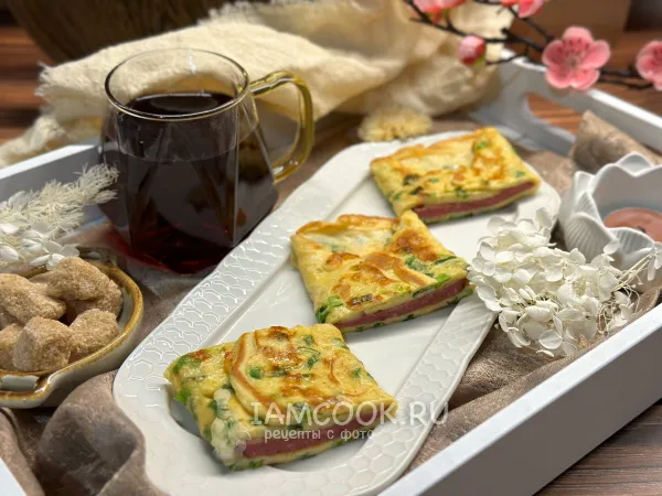 Фото блюда: Яичные блинчики с сыром и колбасой