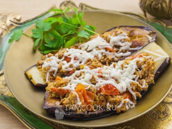 Фото готового блюда: Баклажаны с фаршем на сковороде