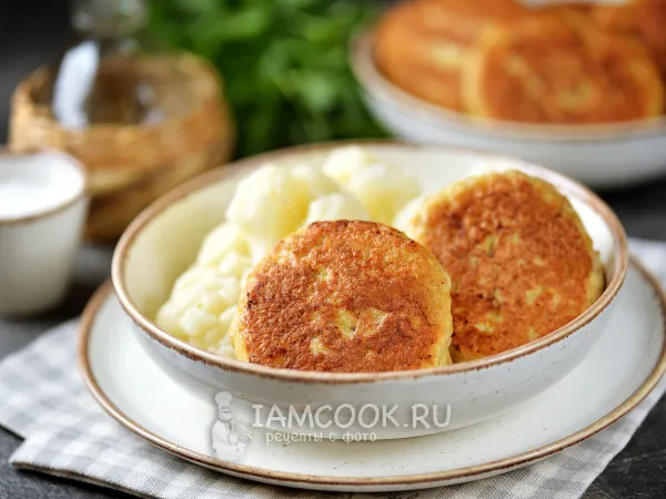 Фото готового блюда: Куриные котлеты с хлебом