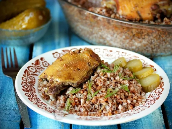 Фото блюда: Курица с гречкой в утятнице в духовке