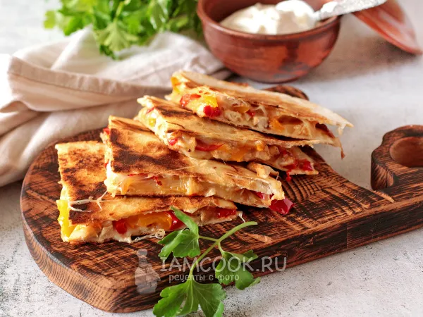 Фото готового блюда: Тортилья с жареной курицей по-мексикански