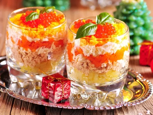 Фото блюда: Салат «Мимоза» новогодний (порционный в стаканах)