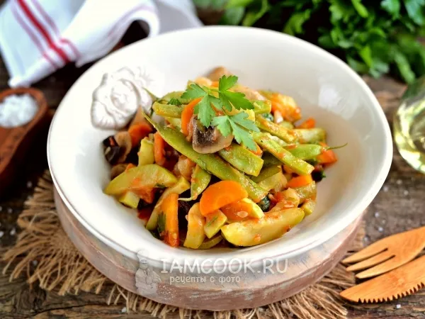 Фото блюда: Тушеные кабачки с фасолью