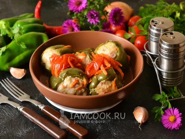 Фото готового блюда: Фаршированный перец в казане