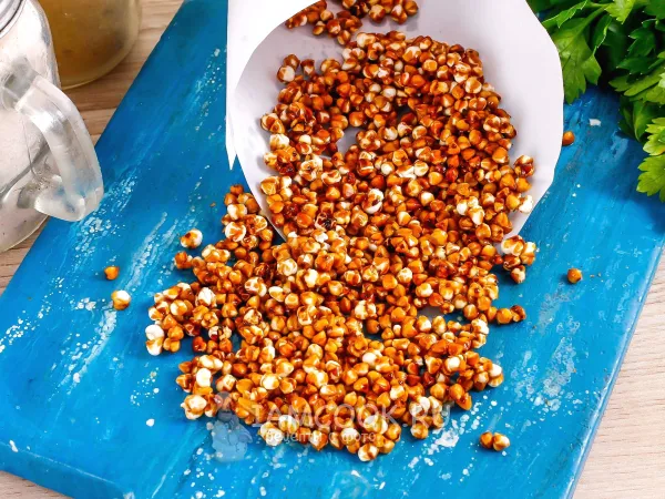 Фото готового блюда: Попкорн из гречки в микроволновке