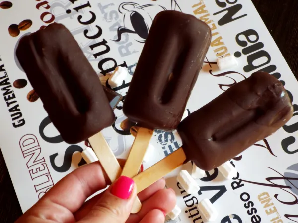 Фото блюда: Мороженое с маршмеллоу в шоколаде