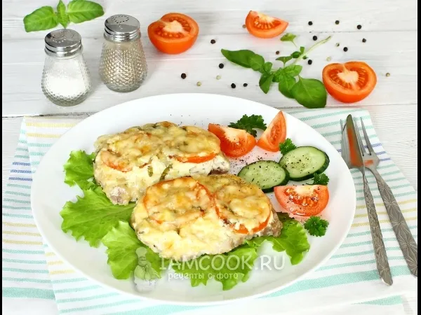 Фото готового блюда: Мясо по-французски с помидорами