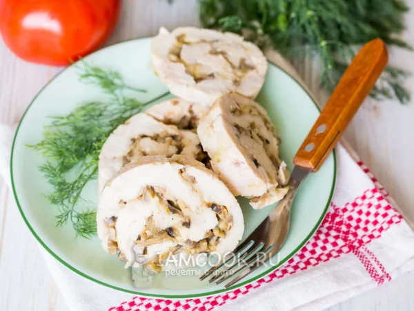 Фото готового блюда: Куриные рулетики с грибами и сыром