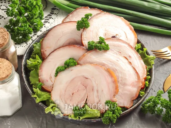 Фото блюда: Вареный рулет из свиной грудинки