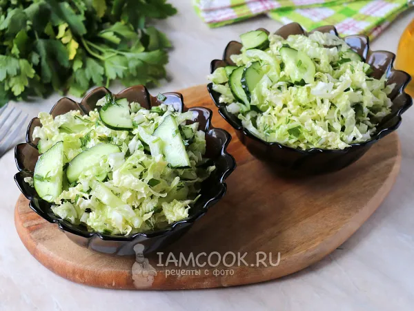 Фото готового блюда: Салат из огурцов, перца и пекинской капусты