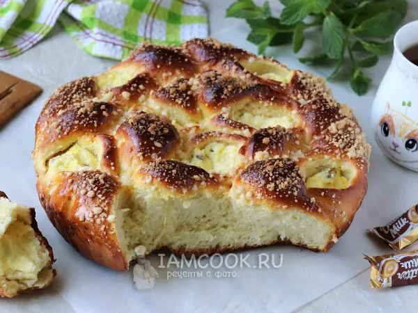 Фото готового блюда: Отрывной пирог с творогом