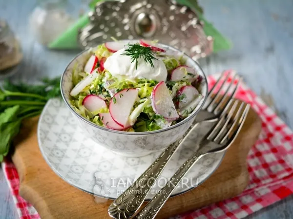 Фото блюда: Салат из пекинской капусты и редиски