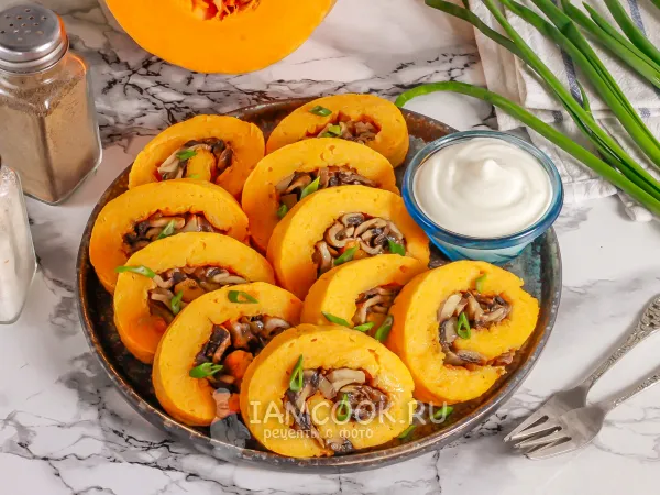 Фото готового блюда: Тыквенный рулет с грибами