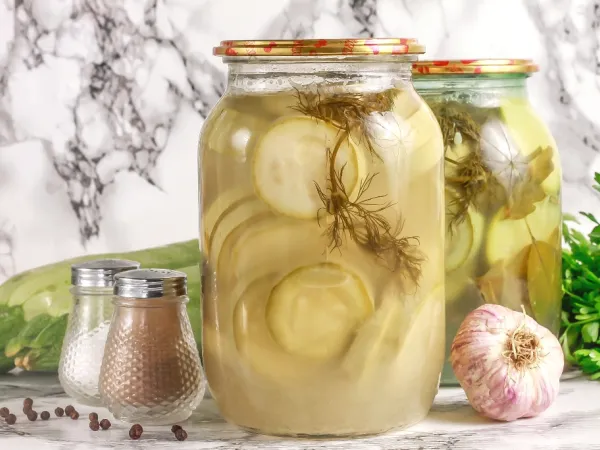 Фото блюда: Квашеные кабачки на зиму холодным способом в банках