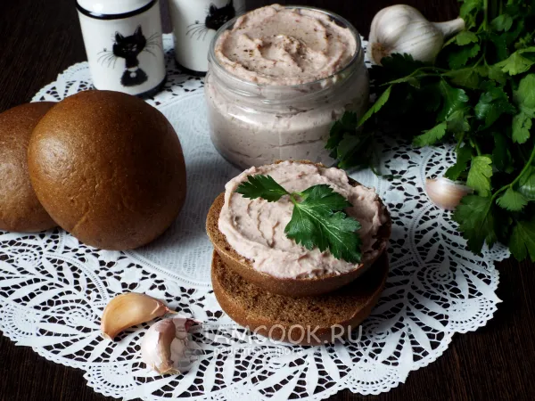 Фото блюда: Паштет из консервированной фасоли и плавленого сыра