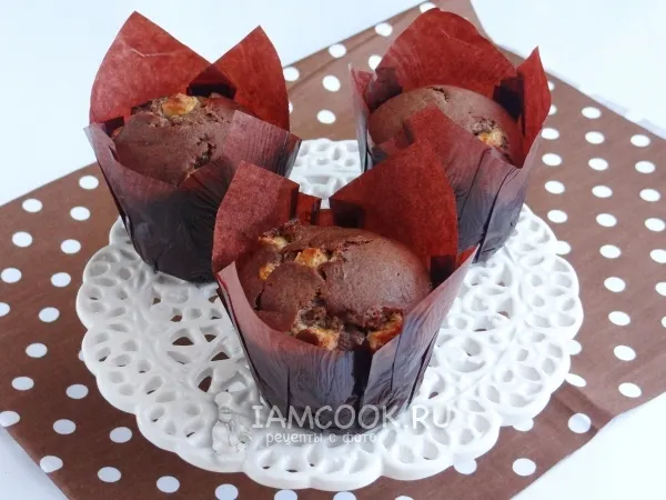 Фото готового блюда: Кексы с кусочками белого шоколада