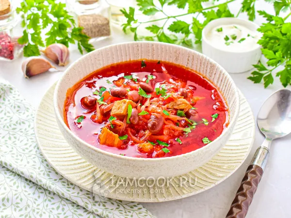 Фото готового блюда: Борщ с красной фасолью (консервированной)