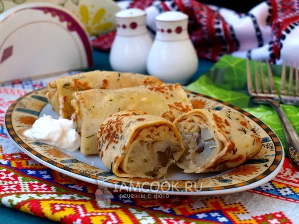 Фото готового блюда: Блины с картошкой и грибами