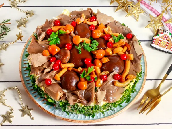 Фото блюда: Салат «Сосновый бор»