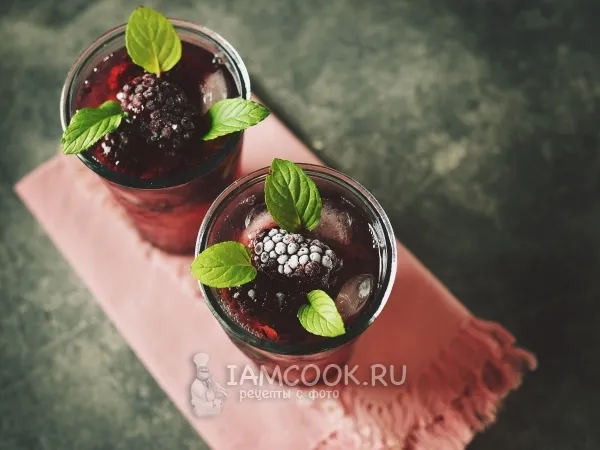 Фото готового блюда: Ежевичный коктейль с шампанским