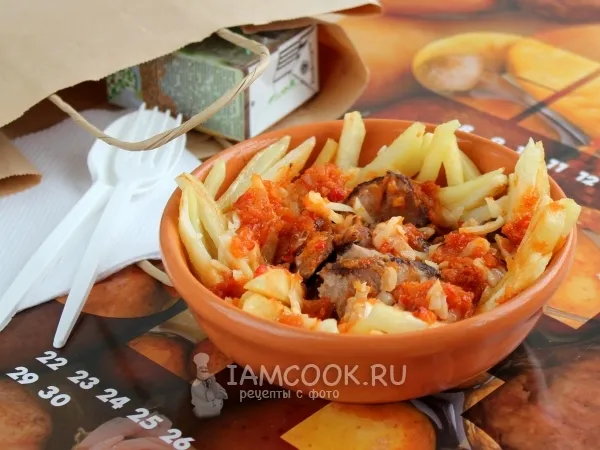 Фото готового блюда: Путин/Poutine из картофеля с сыром и соусом