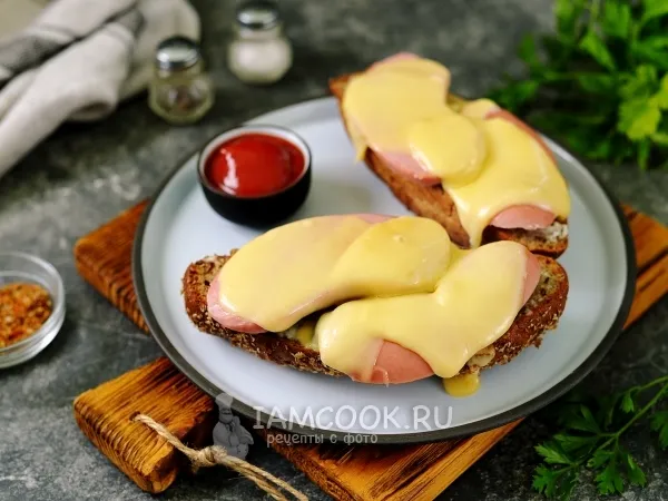 Фото блюда: Бутерброды с сардельками в микроволновке