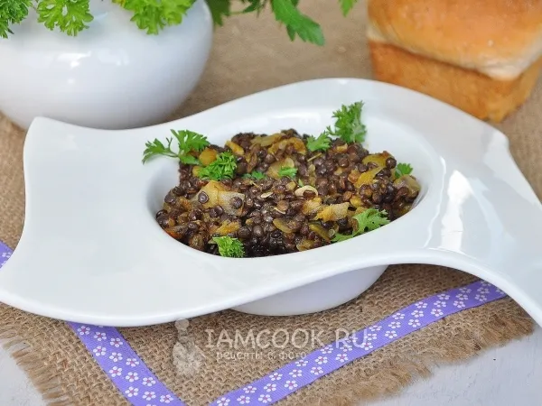 Фото блюда: Кабачки тушеные в морковном соке c чечевицей