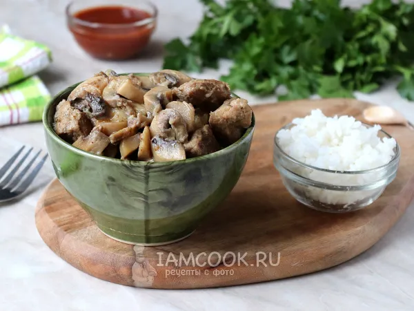 Фото готового блюда: Говядина с шампиньонами в мультиварке (тушеные)