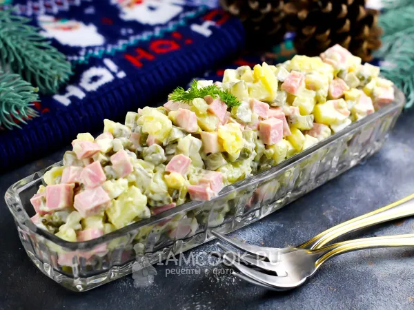 Фото готового блюда: Оливье с «Докторской» колбасой