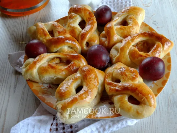 Фото блюда: Булочки со сливами