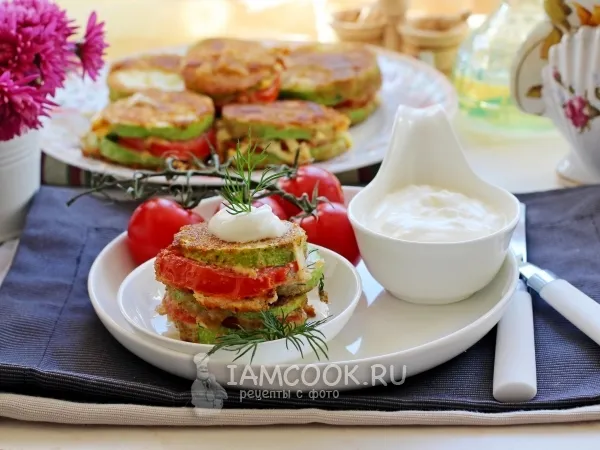 Фото блюда: Башенки из кабачка, помидора и сыра