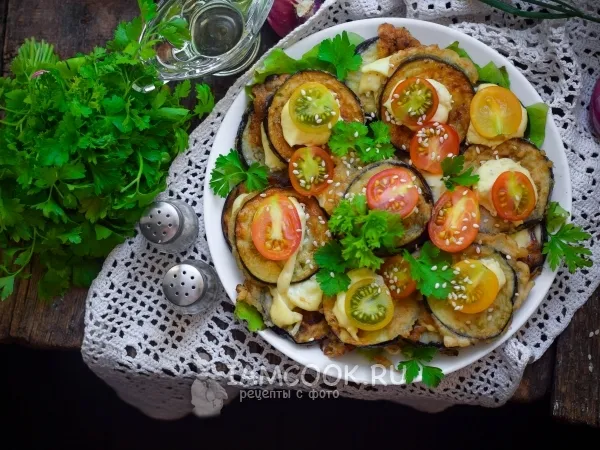 Фото блюда: Баклажаны в кляре с помидорами и чесноком