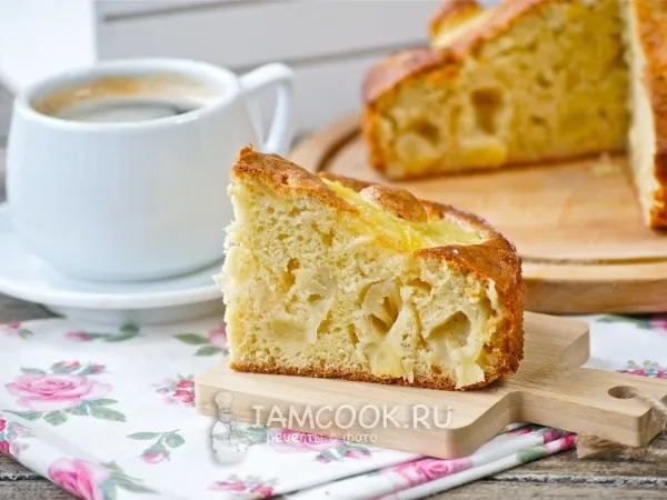 Фото готового блюда: Шарлотка с ананасом