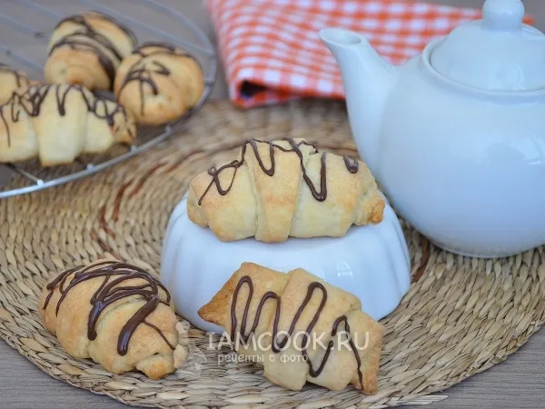 Фото готового блюда: Рогалики с шоколадом на маргарине и йогурте