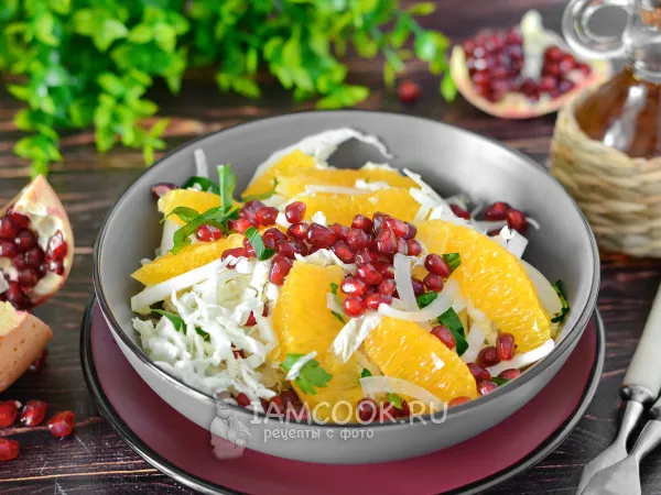 Фото готового блюда: Салат с пекинской капустой и гранатом