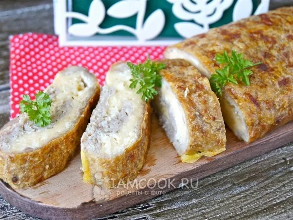 Фото готового блюда: Куриный рулет с сыром