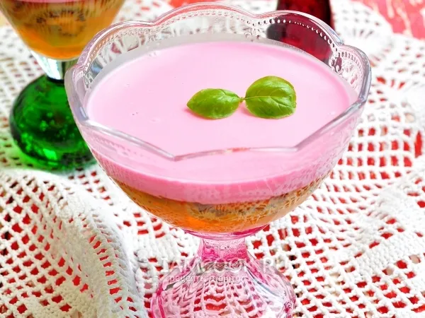 Фото готового блюда: Сметанное желе с фруктами