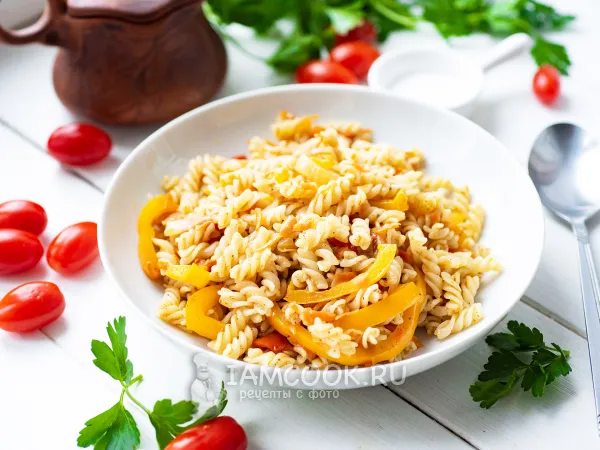 Фото блюда: Макароны с овощами и соевым соусом