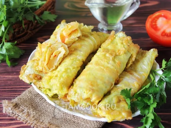 Фото блюда: Рулетики из пекинской капусты с сыром и помидором в кляре