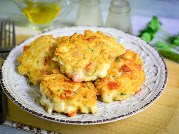 Фото блюда: Рубленые куриные котлеты с помидорами