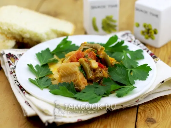 Фото готового блюда: Треска тушеная с овощами в мультиварке